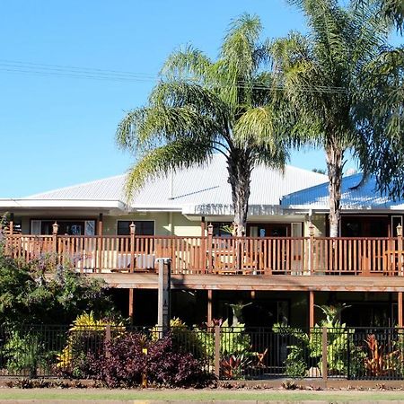 Апарт отель Five 3 Five Urangan Экстерьер фото